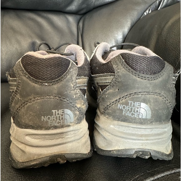 ⭐️The North Face Jr Hedgehog Hiker Shoes - Picture 5 of 8